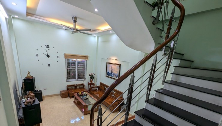 CHO THUÊ NHÀ RIÊNG NGÕ 220 NAM DƯ Ở HỘ GĐ, NHÓM, VP, KD ONLINE 4 TẦNG, 45M2, 3 NGỦ